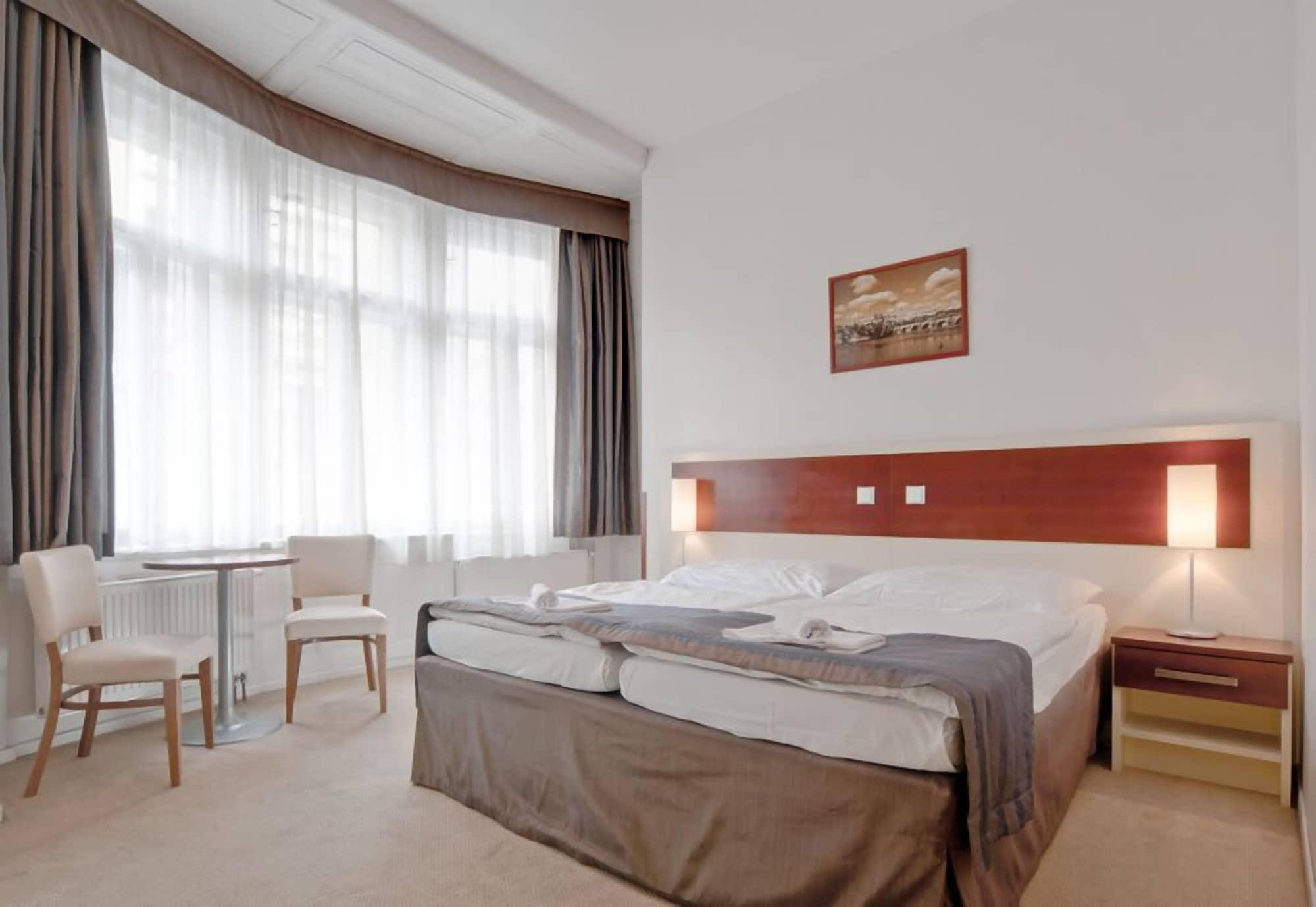 Hotel Gloria Prague Exterior photo