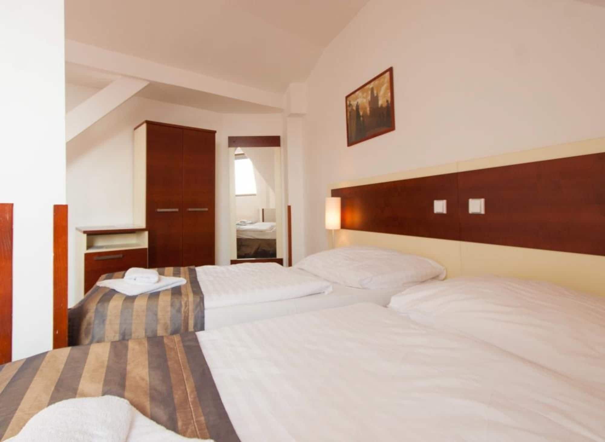 Hotel Gloria Prague Exterior photo