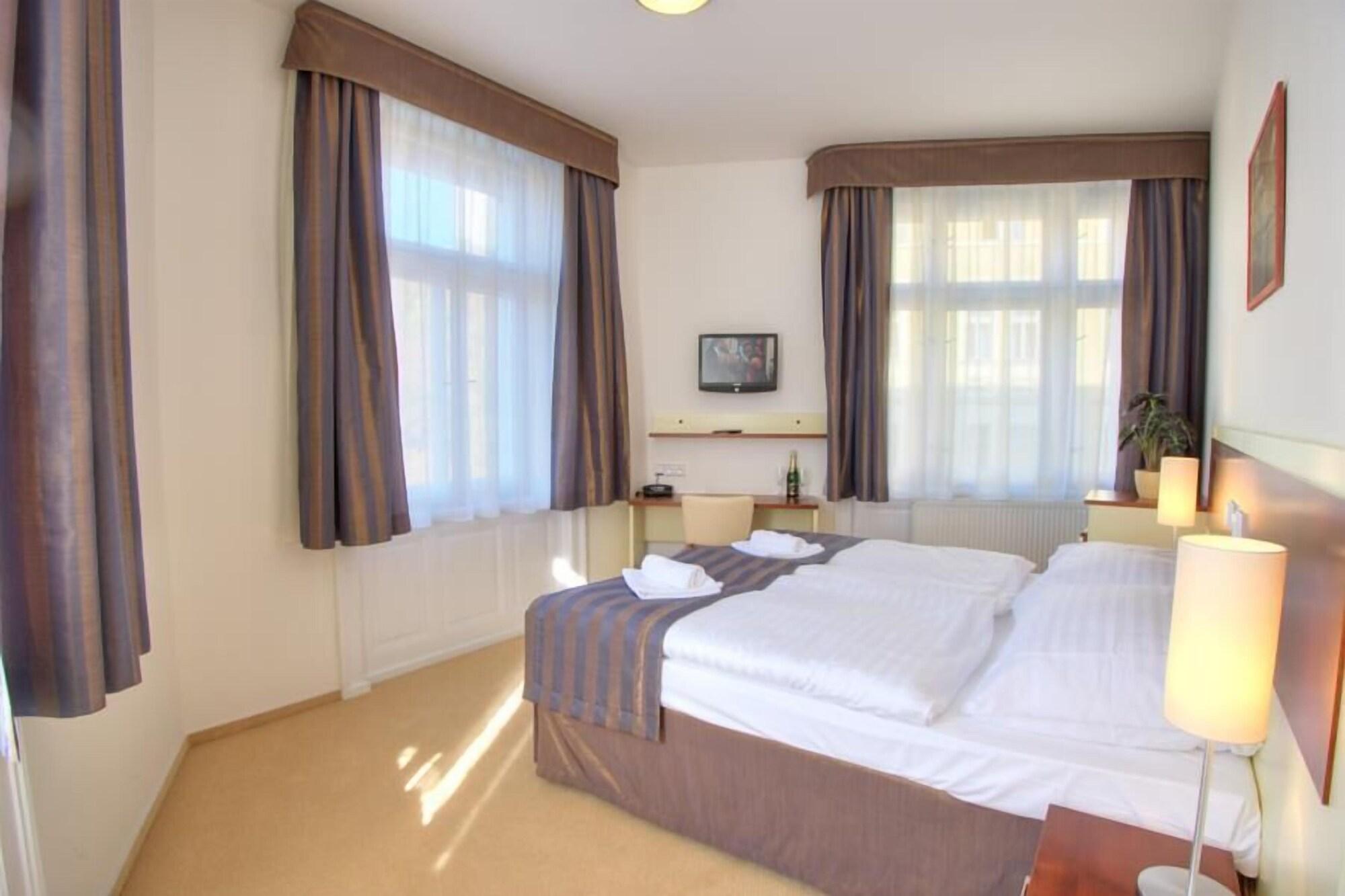 Hotel Gloria Prague Room photo