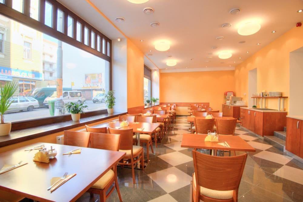 Hotel Gloria Prague Exterior photo